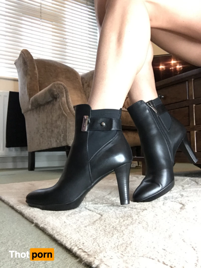 Madam Samantha Femdom &amp; Humiliatrix 8335475