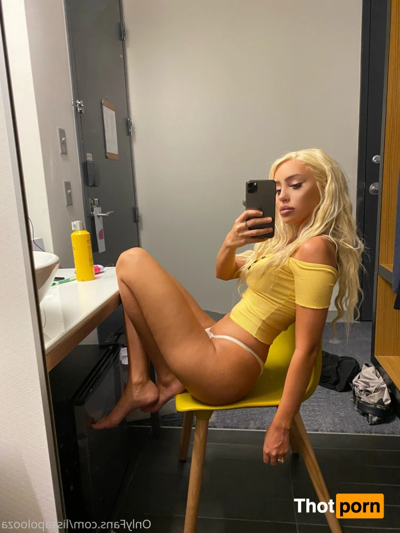 Naomi Woods 12592337