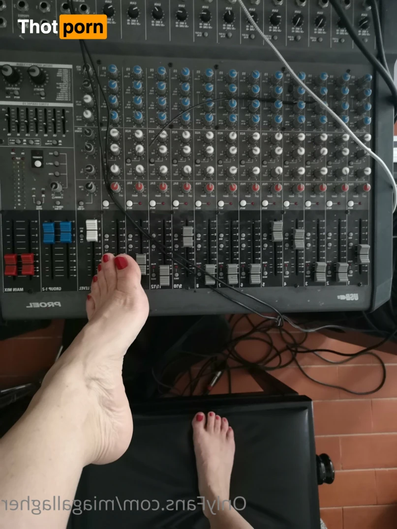 Mia Gallagher 14777208