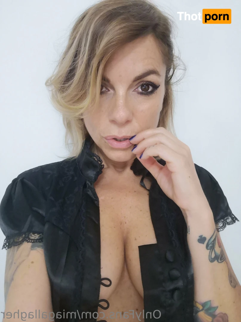 Mia Gallagher 14777445