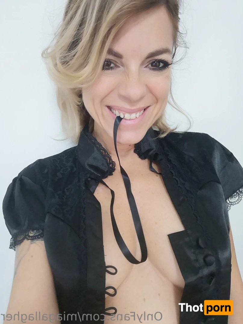 Mia Gallagher 14777517