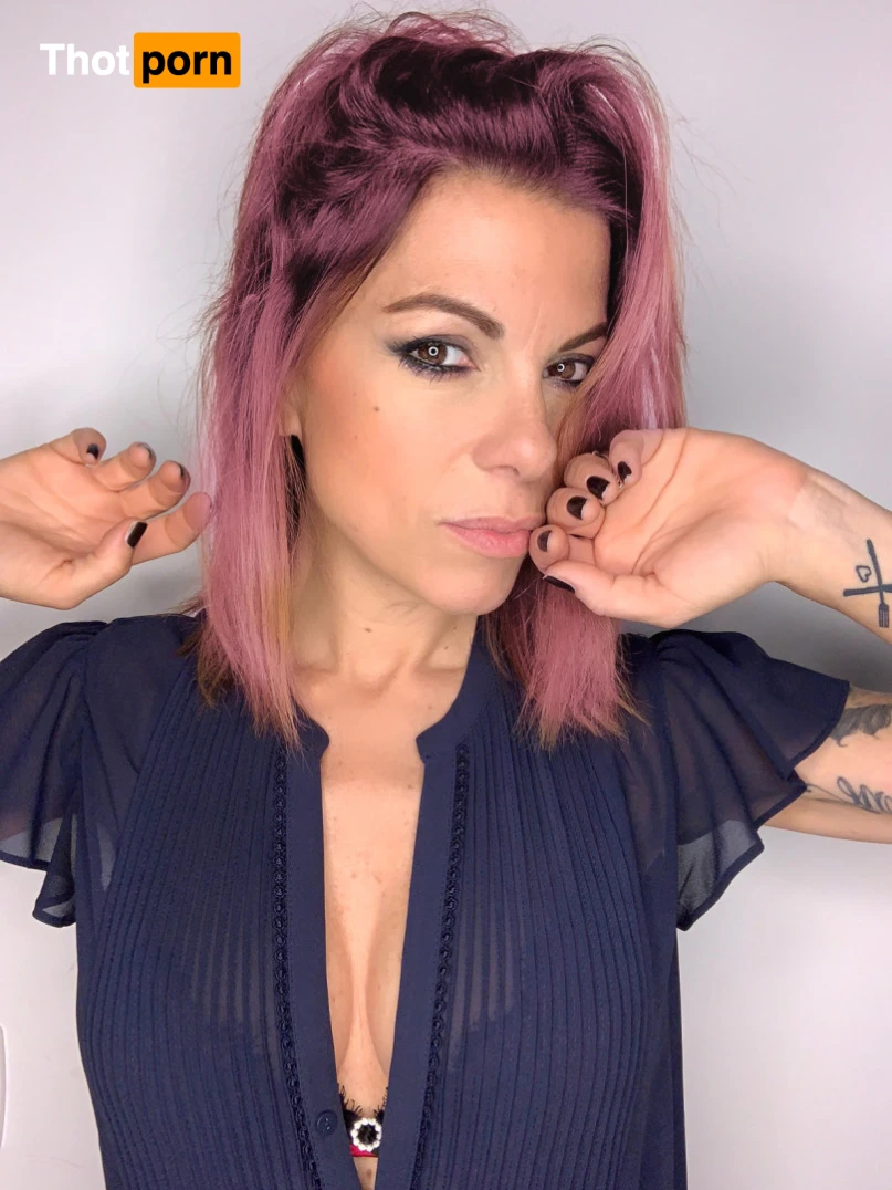 Mia Gallagher 14777826