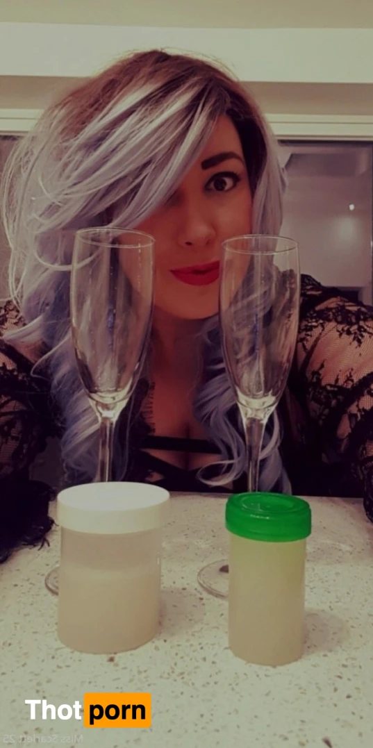 MissScarlett25 14347293