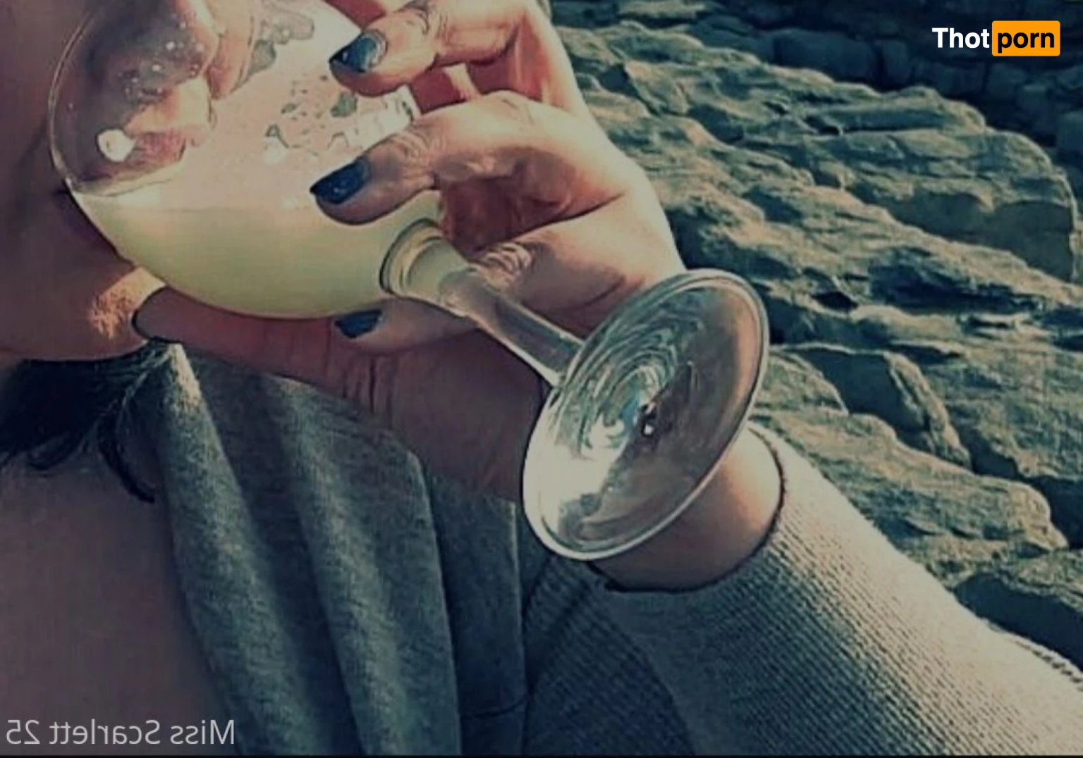 MissScarlett25 14347912