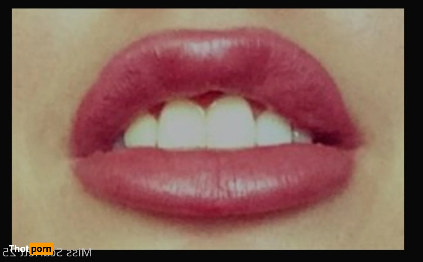 MissScarlett25 14347937