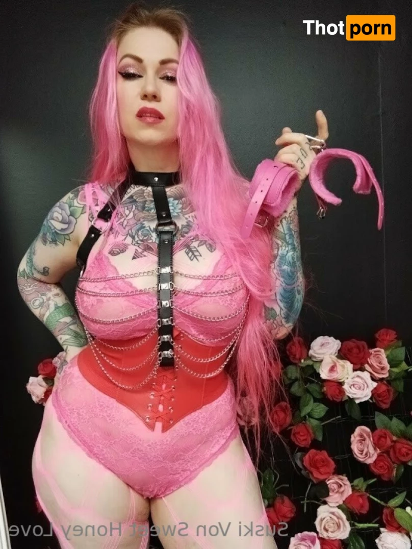 Mistress Suski 8268275