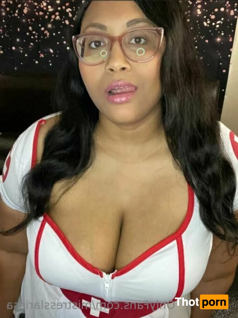 Mistress Larissa 8487024