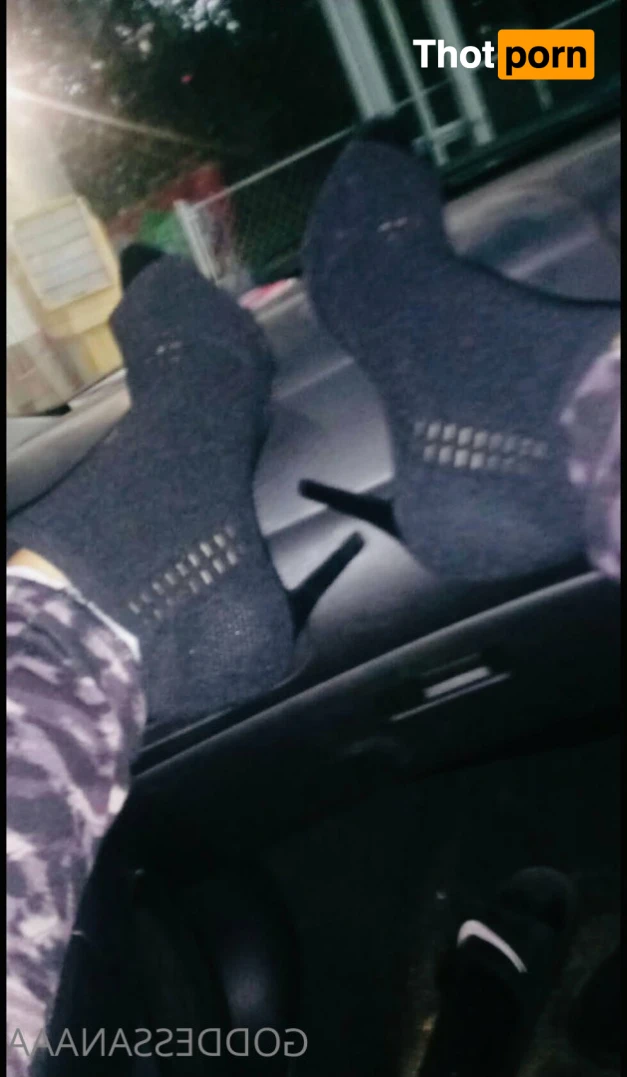 GoddessAnaaa 14340822