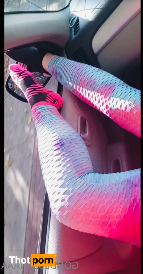 GoddessAnaaa 14367320