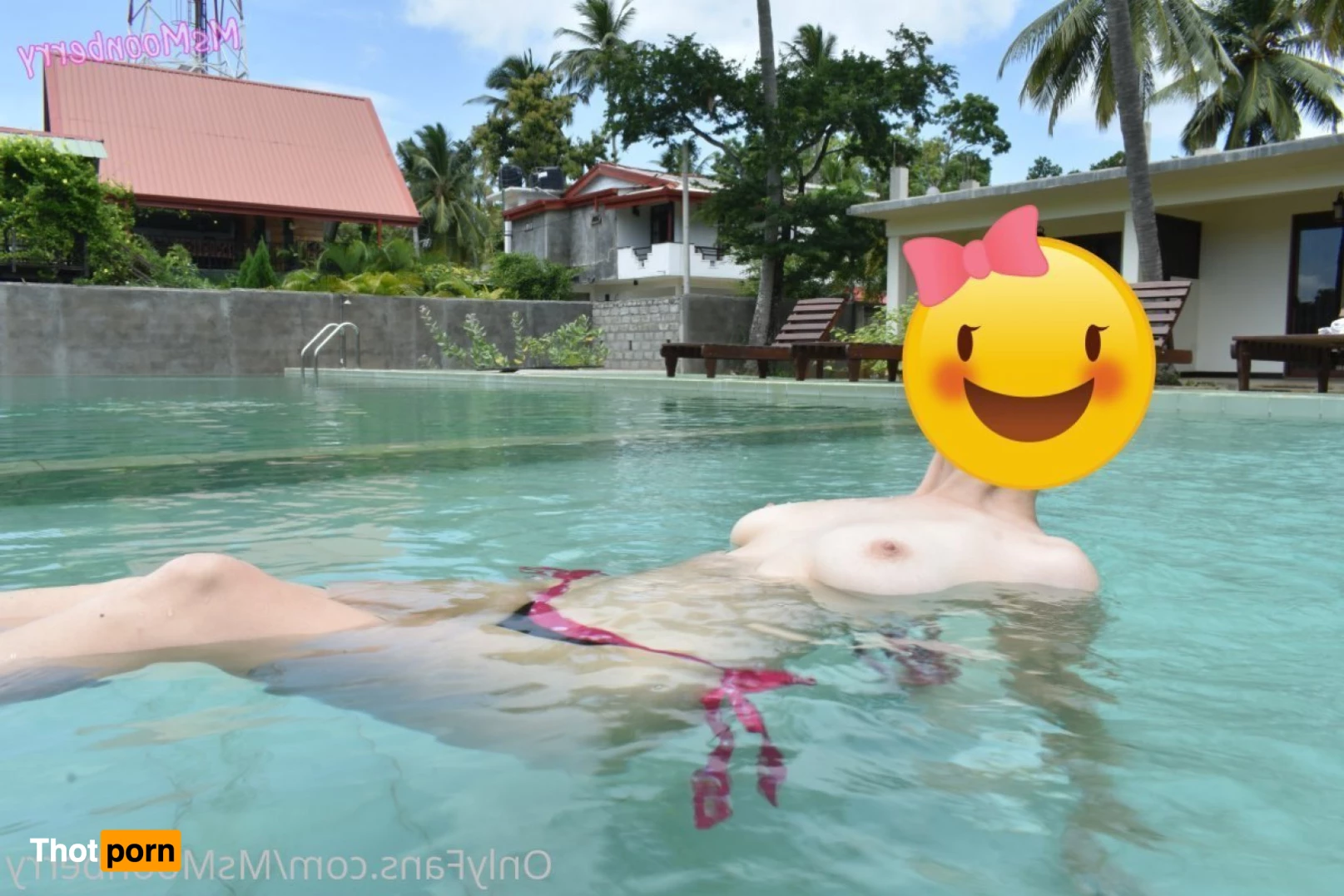 Ms Moonberry 10128897