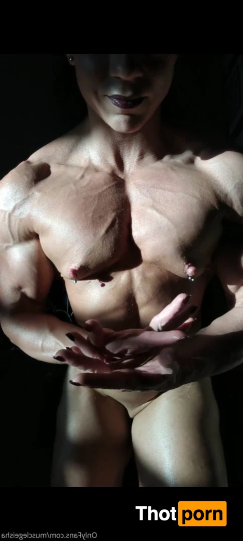 MuscleGeisha 8501626