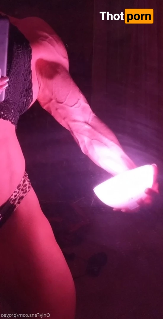 MuscleGeisha 8501874