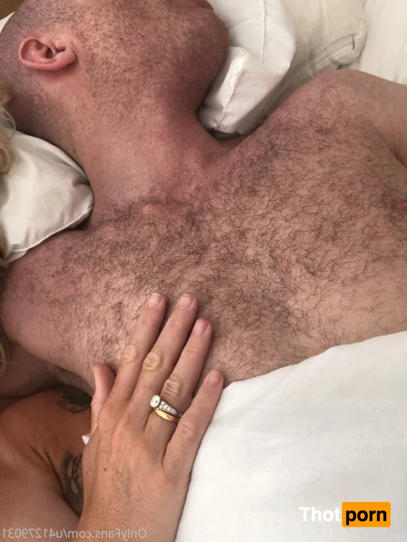 Naughty emily mi2 8149741