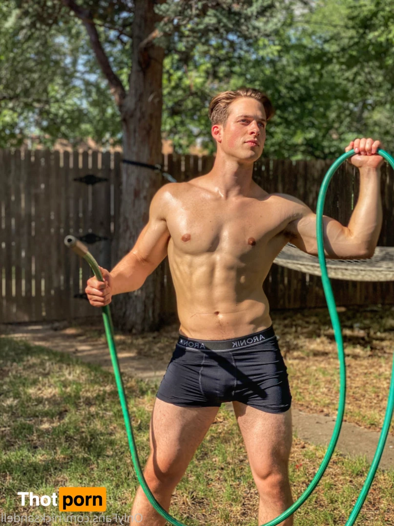 Nick Sandell 10204061