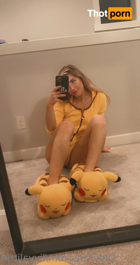 The girl next door 13904219