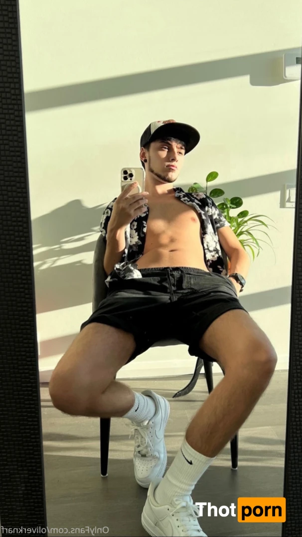 Oliver Knarf 13794840