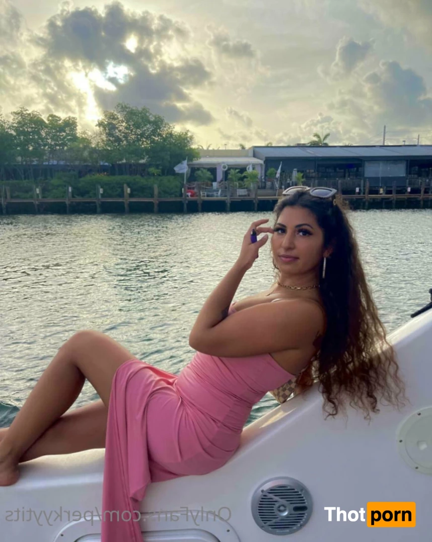 Don’t be shy 😈💕 8317795