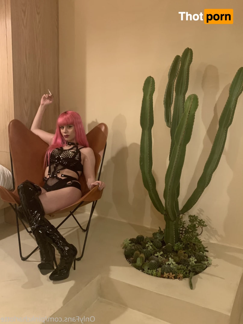 💦Charlotte💦 10193991