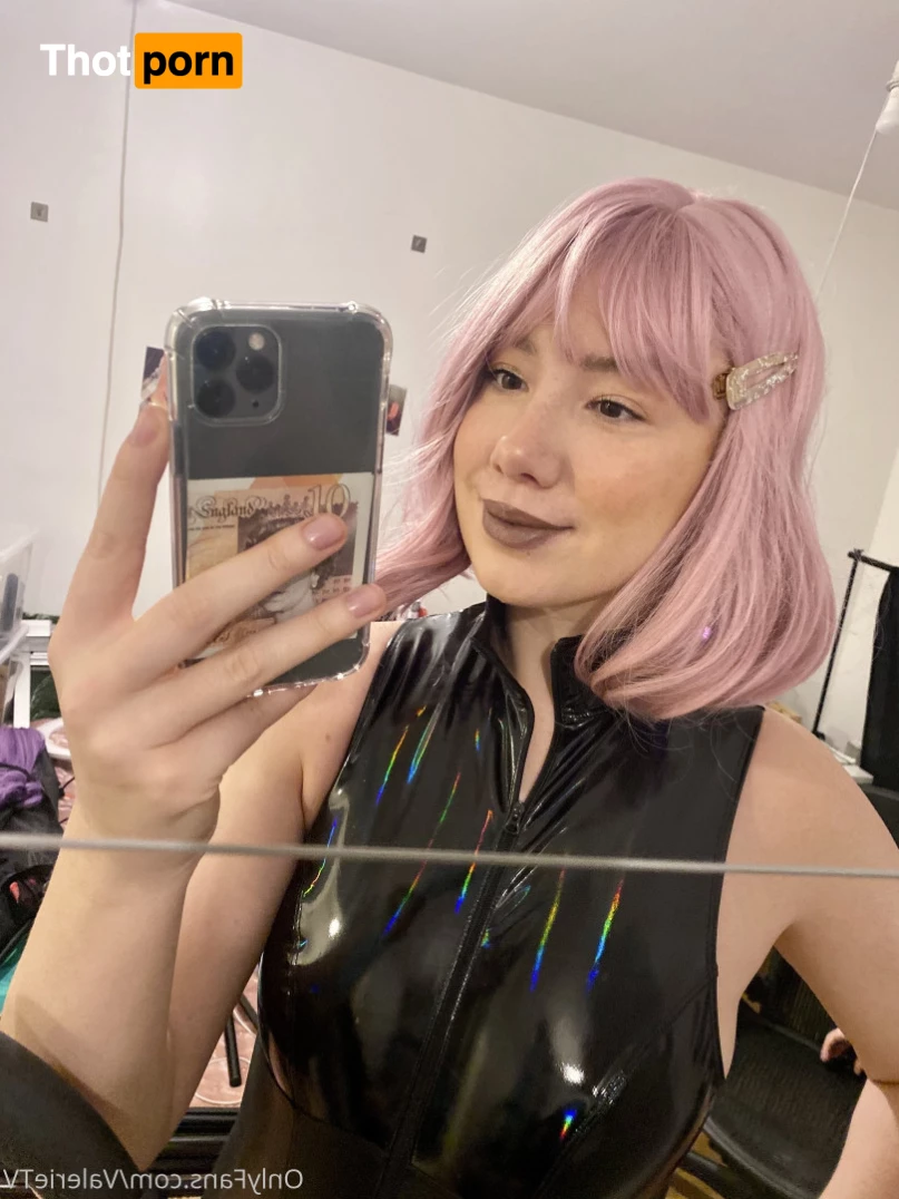 Hot Housewife 8312414