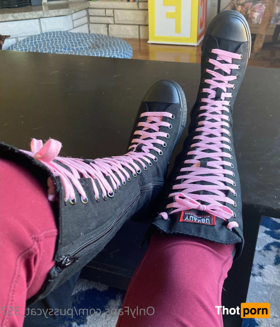 Naughty Kitty 8406783