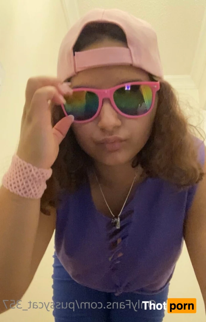 Naughty Kitty 8406817