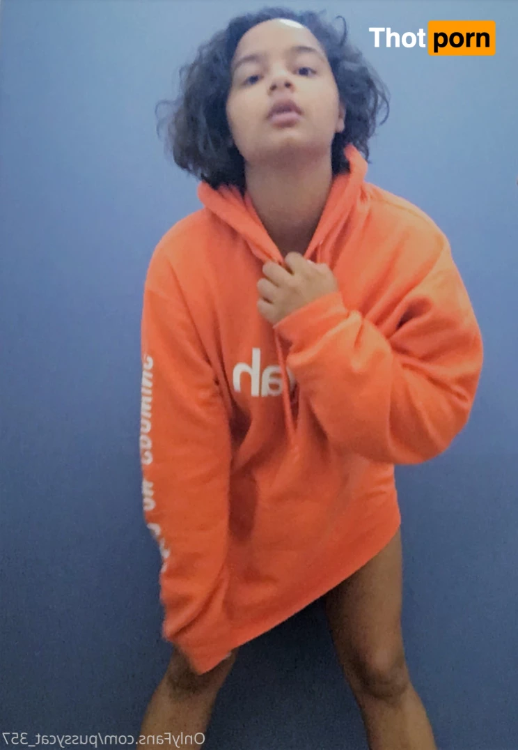 Naughty Kitty 8406830