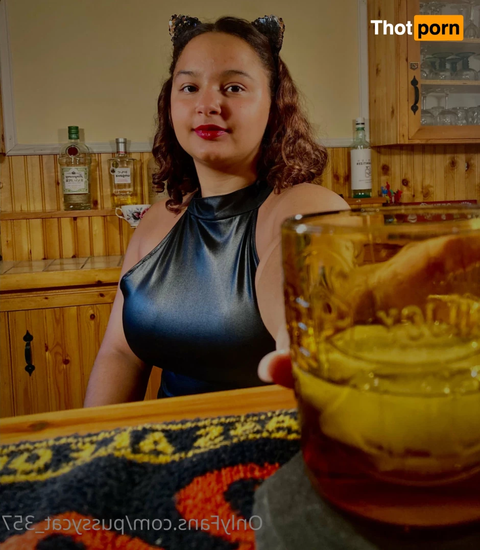 Naughty Kitty 8406990