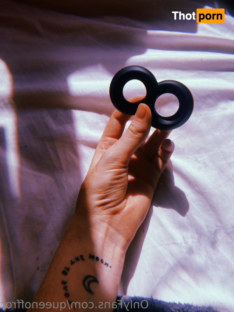 Queen of Frot 12944557