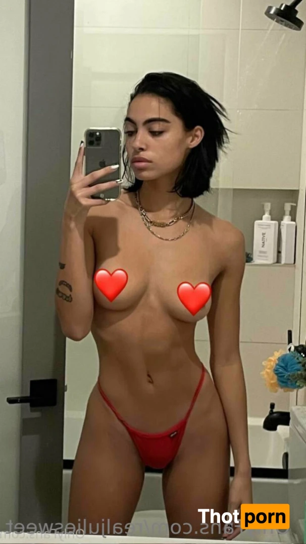 Julie Sweet 12719308