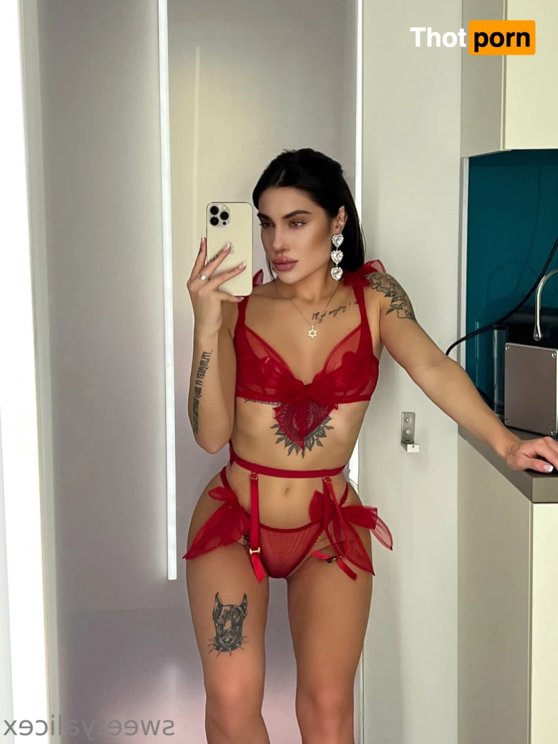 Rebekka Mo 🍒 22 😏 8415957