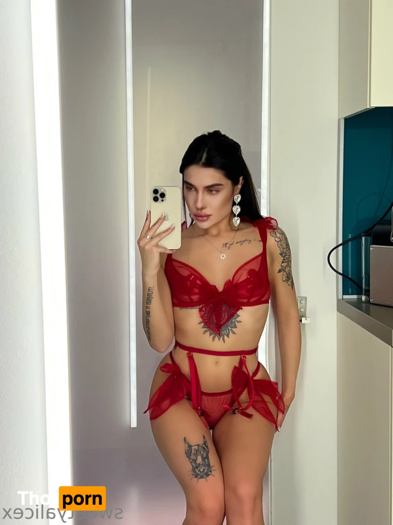 Rebekka Mo 🍒 22 😏 8415967