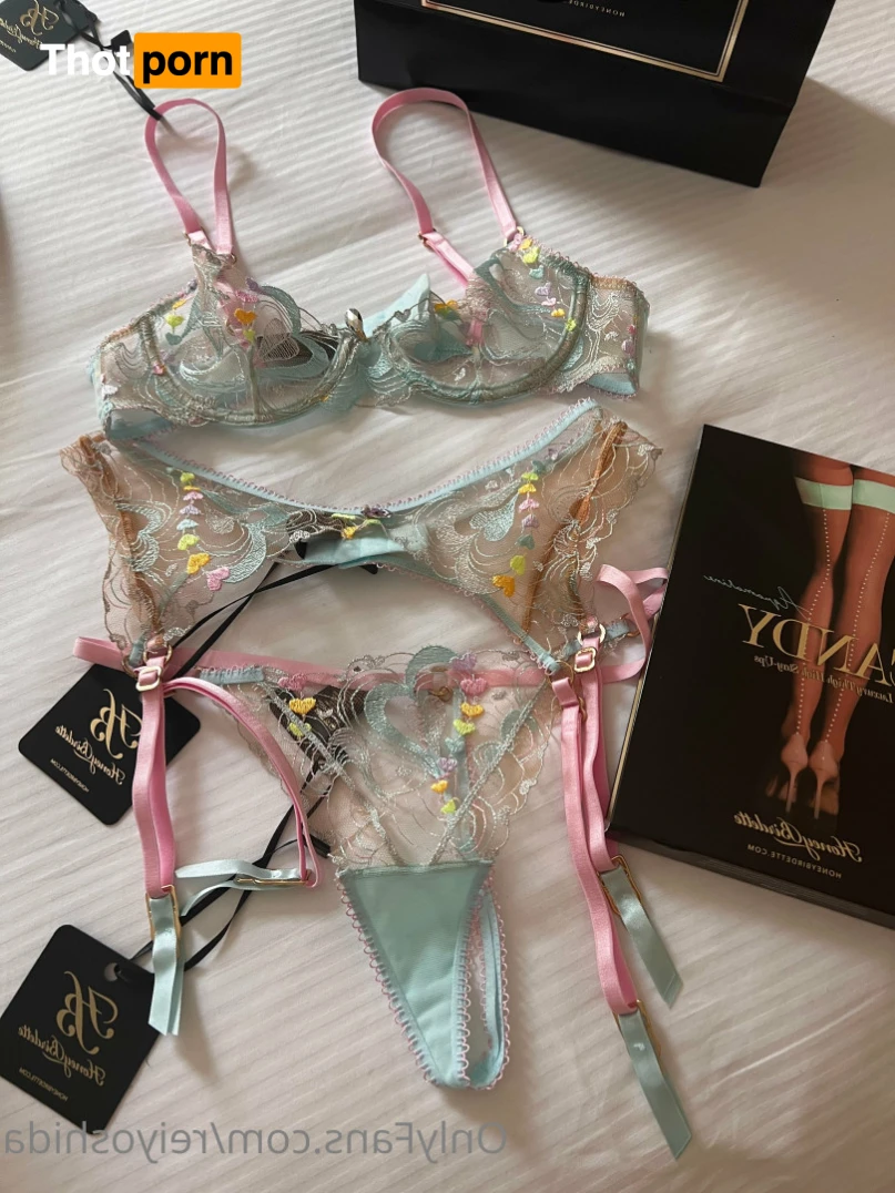 Rei Yoshida 12684569