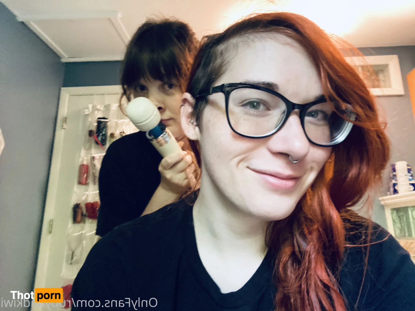Ruby and Kiwi 10375487