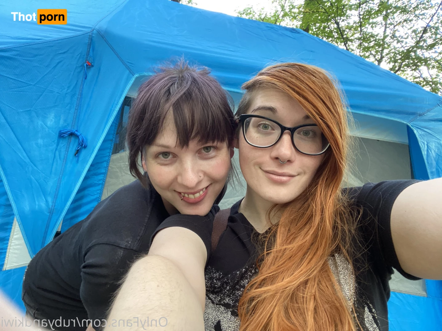 Ruby and Kiwi 10392972