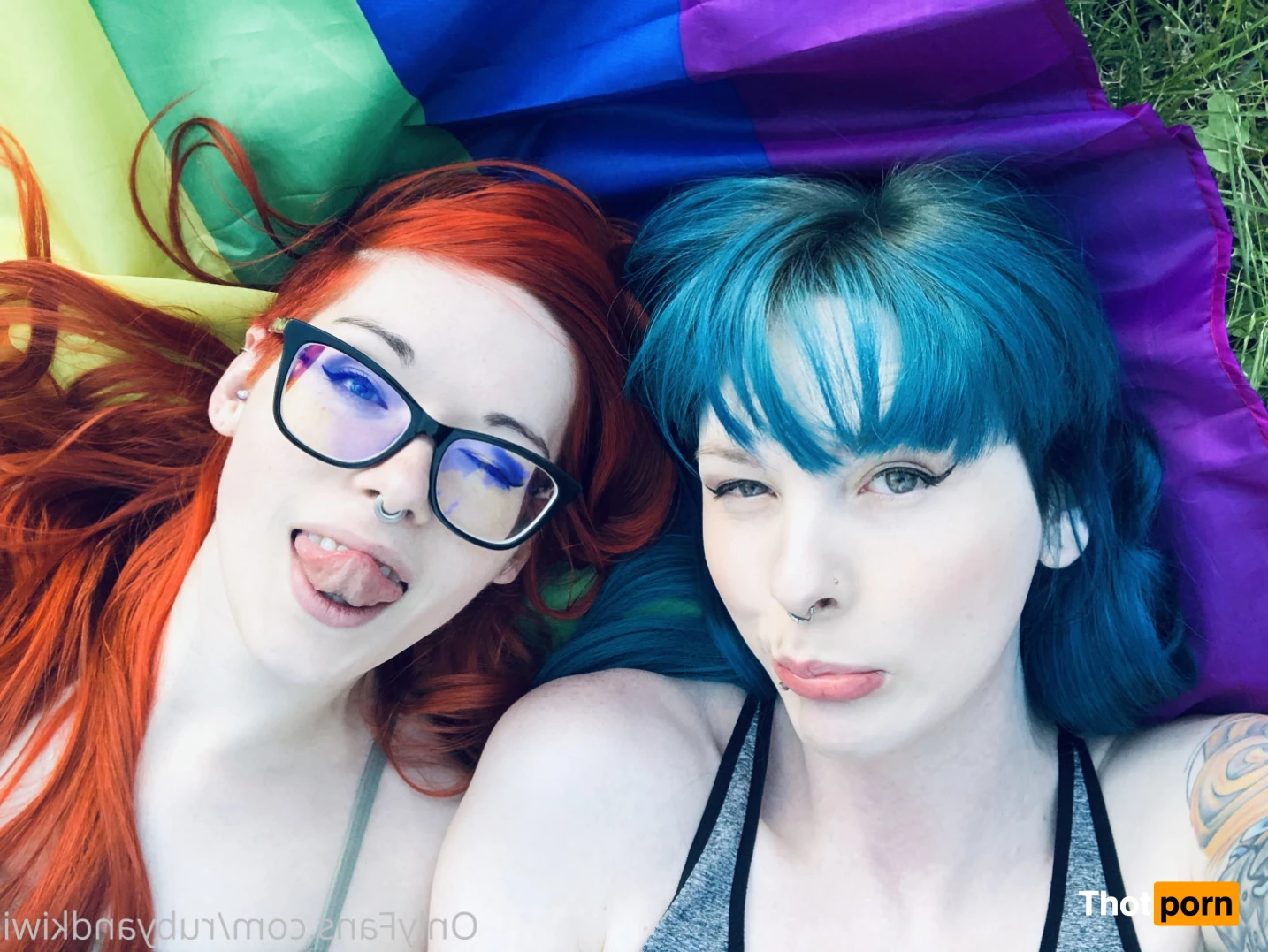 Ruby and Kiwi 10393206