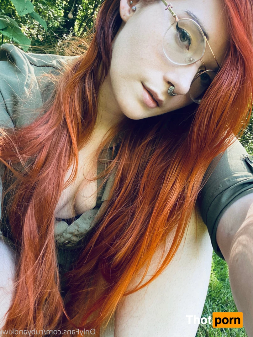 Ruby and Kiwi 10393381