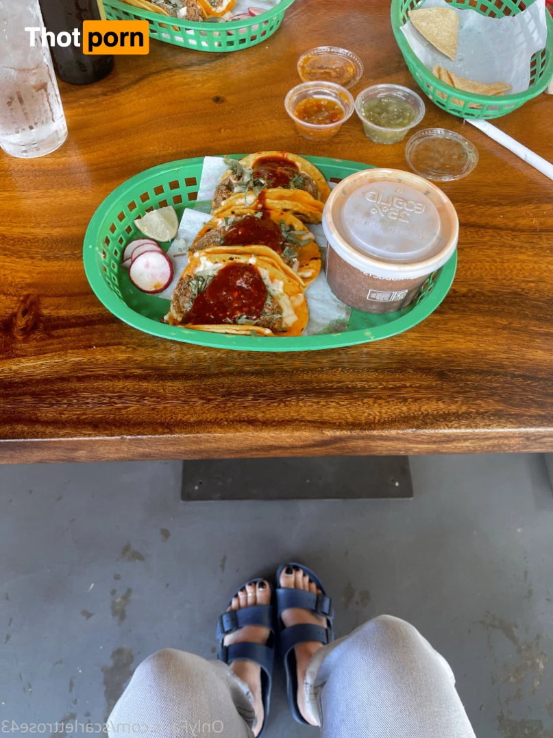 Scarlett Rose 8152092