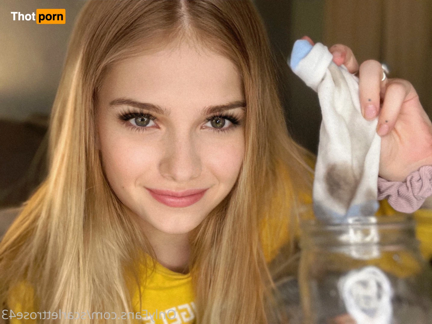 Scarlett Rose 8152315