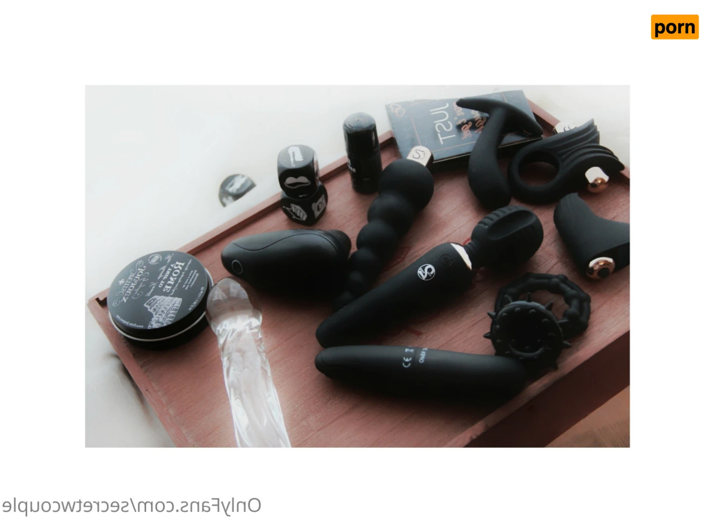 Couple W Secret 12092816