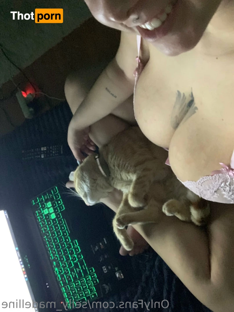 Selly_madelline 12040680