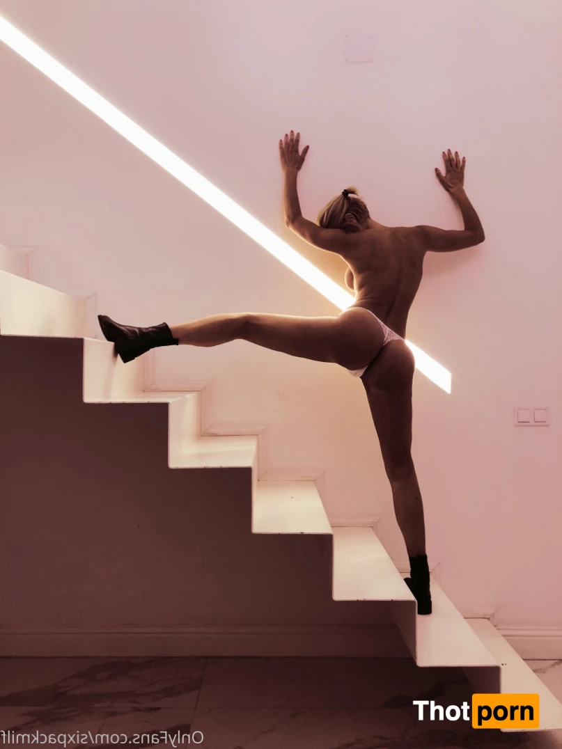 Sixpack Mom FREE 9965286