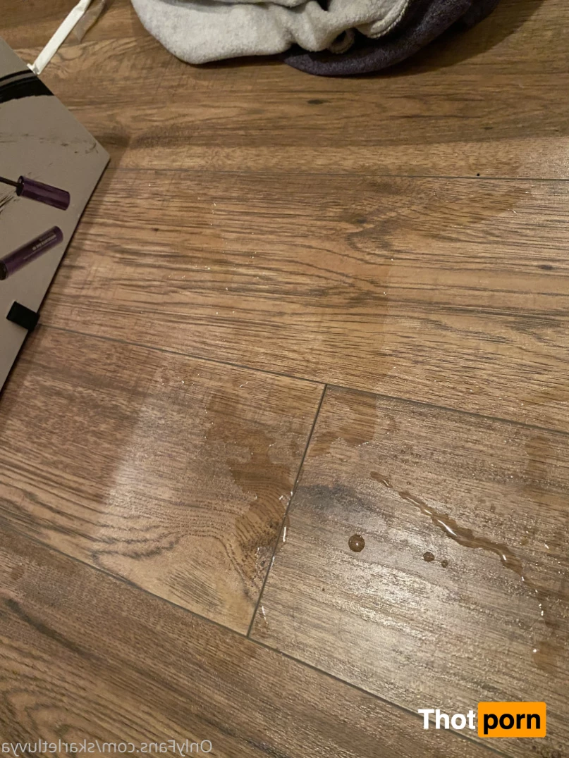 Skarlet luvya 8140297