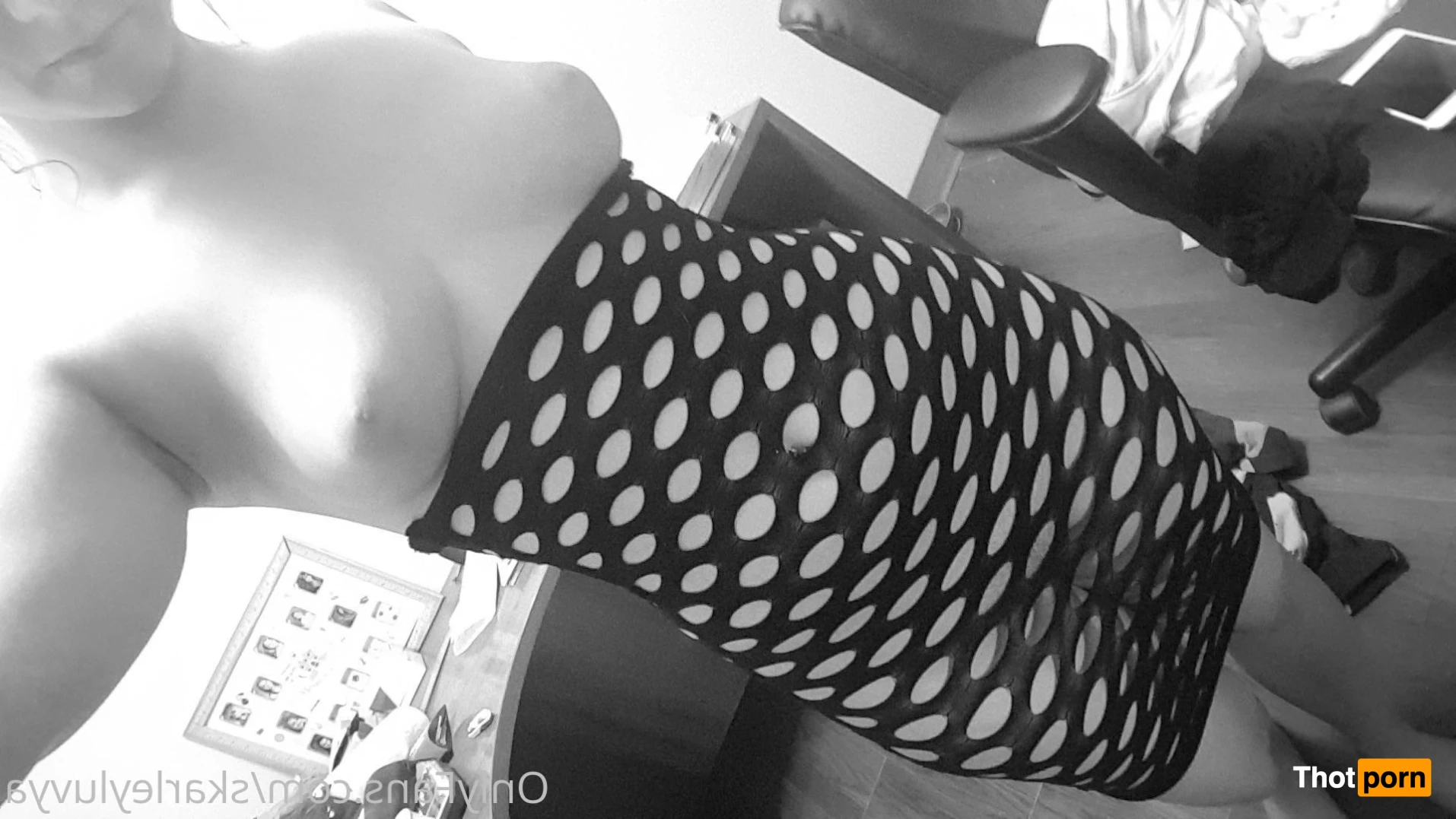 Skarlet luvya 8140335