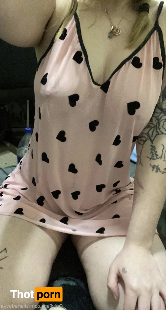 Skarlet luvya 8140476