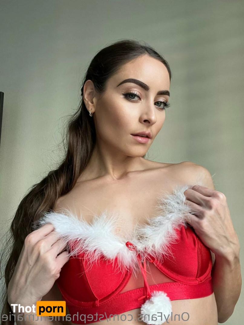 StephanieFitMarie 8117960