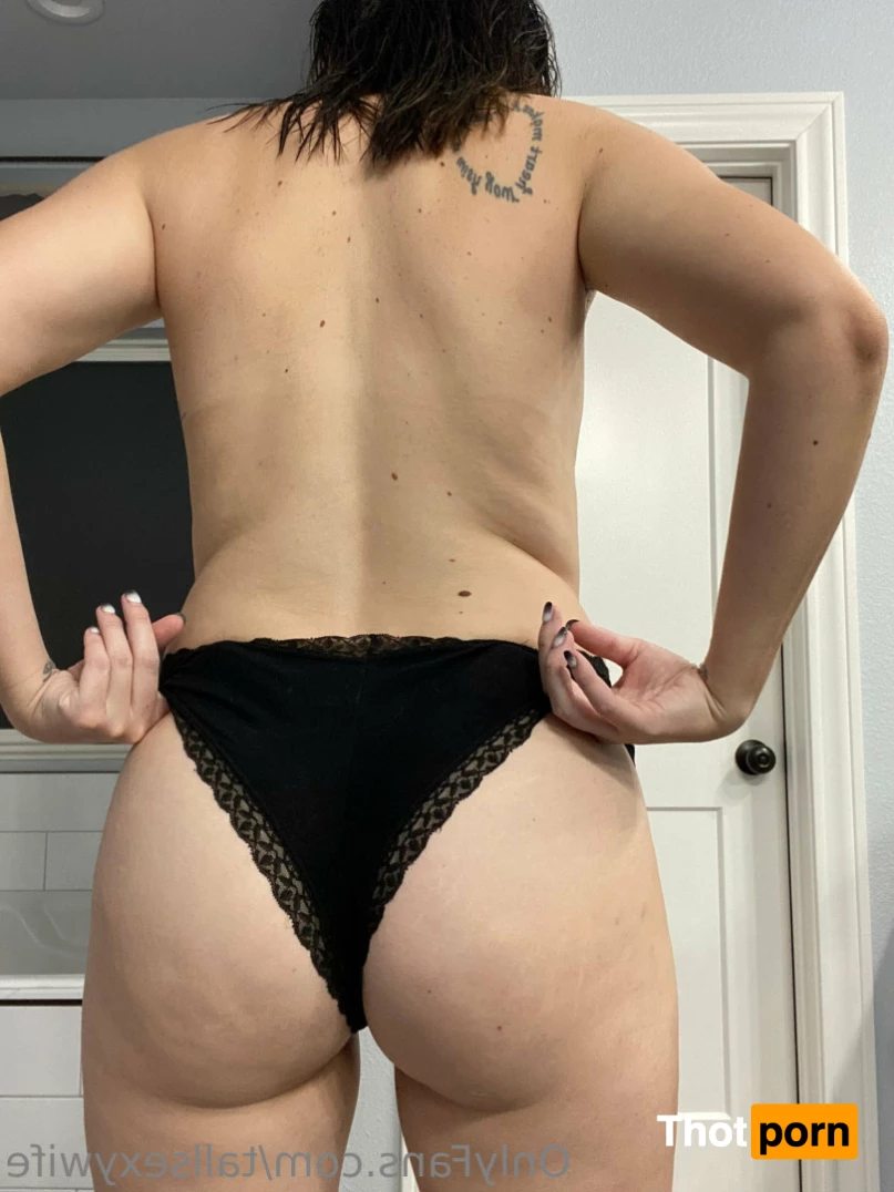 Sexy wife🖤 8157401