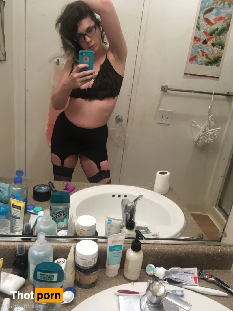 Mistress Tealchromatic 8218914