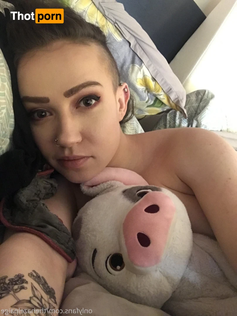 Hazel Paige 16369303