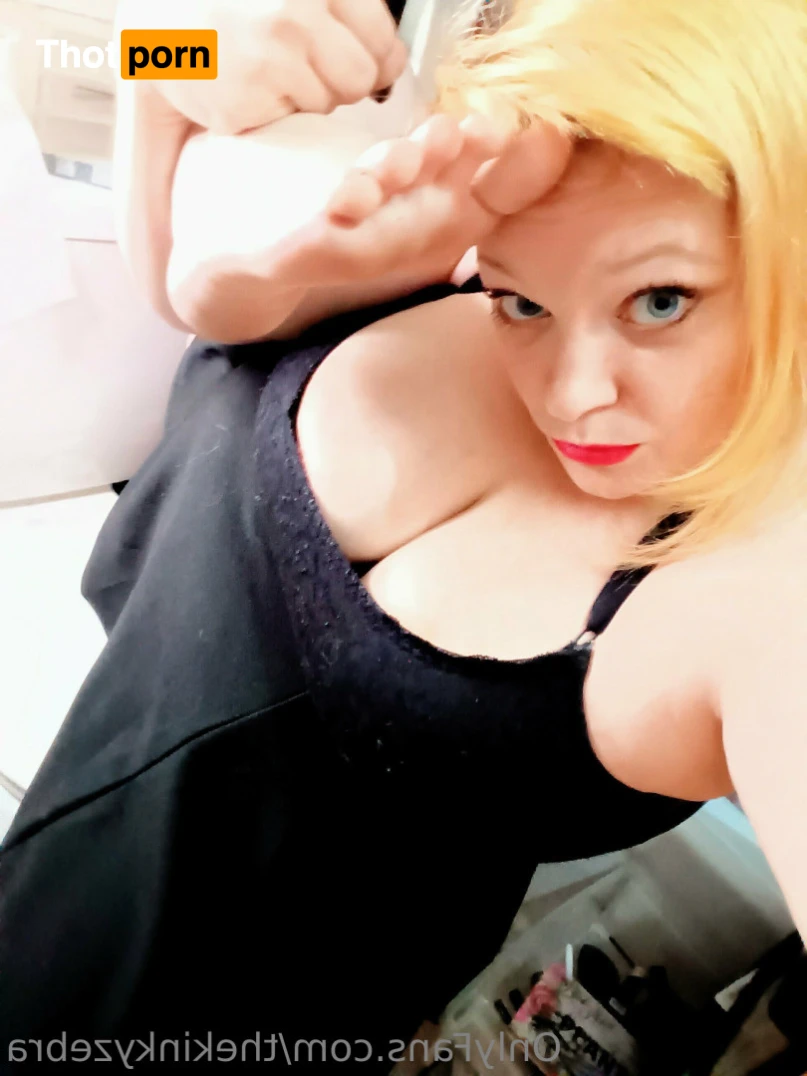 TheKinkyZebra 16356432