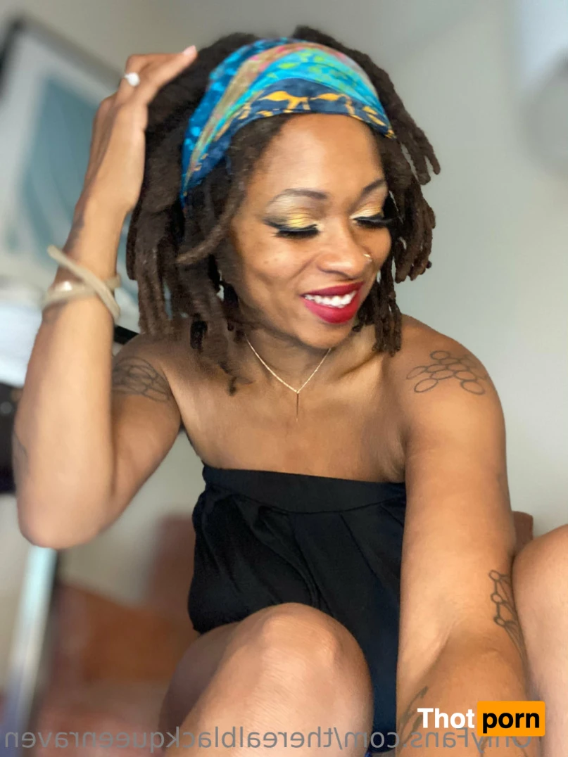 The Real Black Queen Raven 16350793